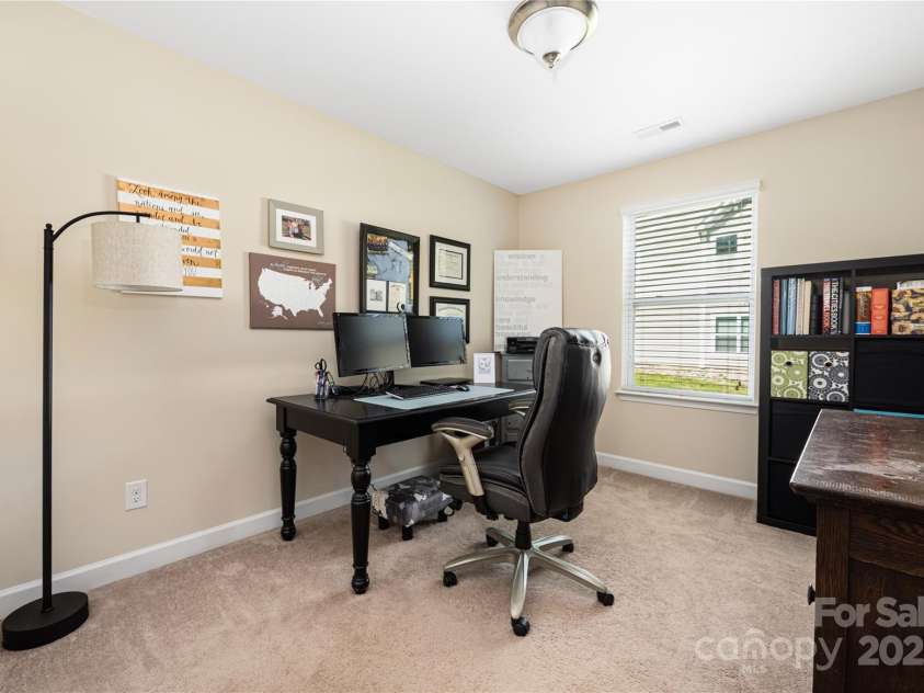 4644 Craigmoss Lane, Charlotte, NC 28278.  MLS# CAR4240077, YatesRealty ID 3874. 