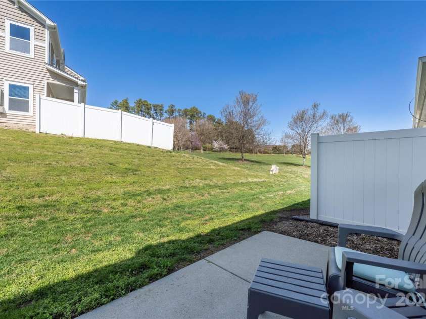 4644 Craigmoss Lane, Charlotte, NC 28278.  MLS# CAR4240077, YatesRealty ID 3874. 