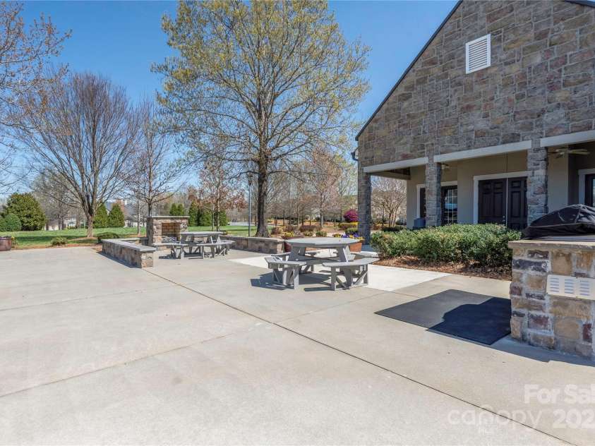 4644 Craigmoss Lane, Charlotte, NC 28278.  MLS# CAR4240077, YatesRealty ID 3874. 