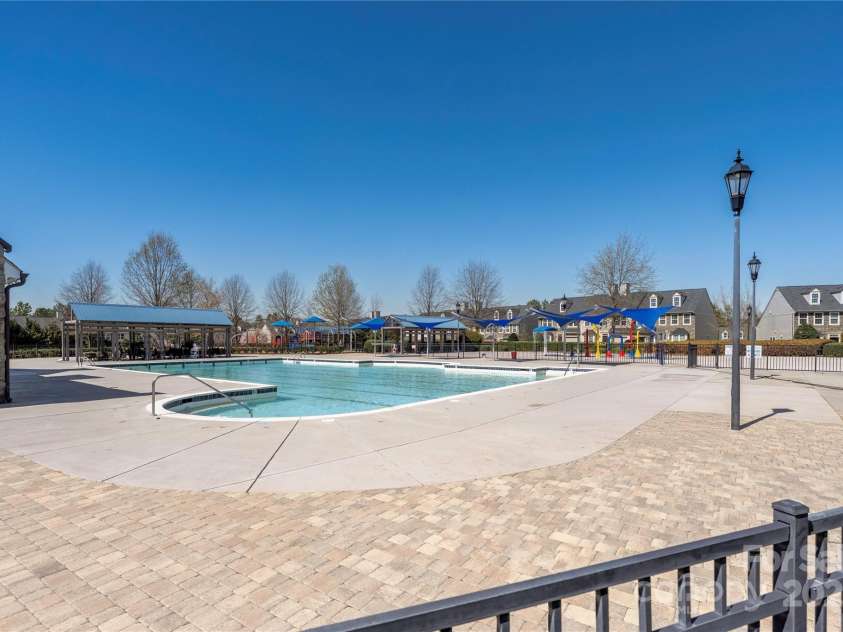 4644 Craigmoss Lane, Charlotte, NC 28278.  MLS# CAR4240077, YatesRealty ID 3874. 