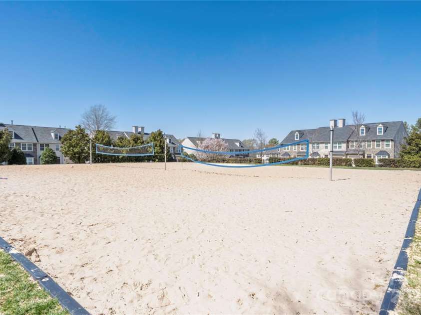 4644 Craigmoss Lane, Charlotte, NC 28278.  MLS# CAR4240077, YatesRealty ID 3874. 