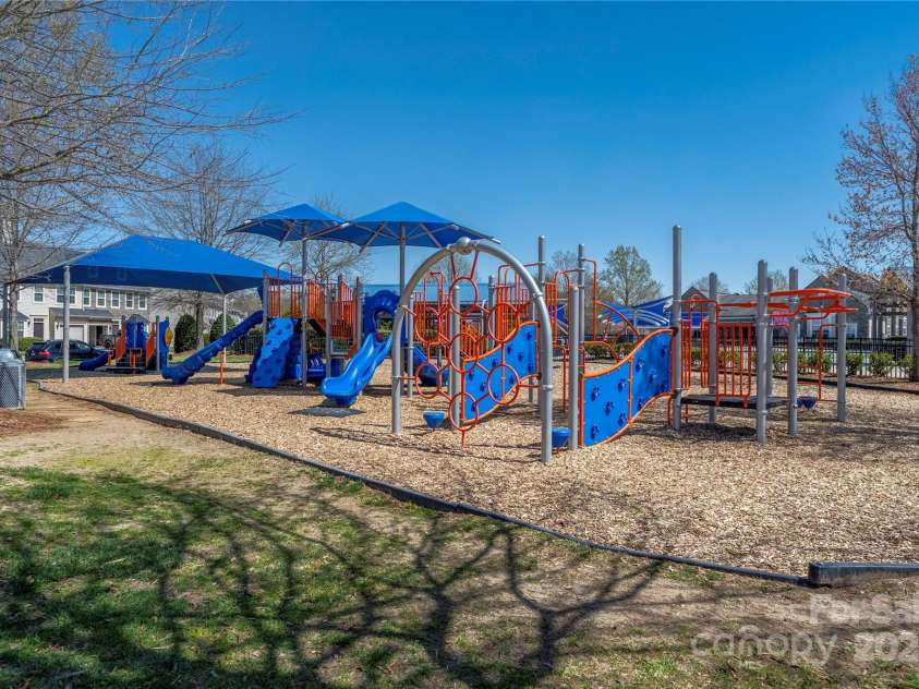 4644 Craigmoss Lane, Charlotte, NC 28278.  MLS# CAR4240077, YatesRealty ID 3874. 