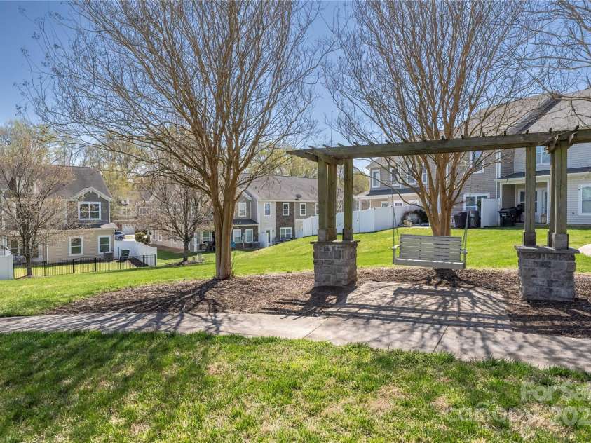 4644 Craigmoss Lane, Charlotte, NC 28278.  MLS# CAR4240077, YatesRealty ID 3874. 