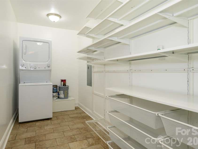 6060 Acadian Woods Drive, Charlotte, NC 28227.  MLS# CAR4385264, YatesRealty ID 38740. 