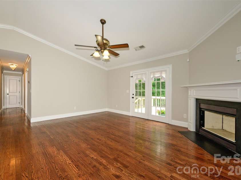 6060 Acadian Woods Drive, Charlotte, NC 28227.  MLS# CAR4385264, YatesRealty ID 38740. 