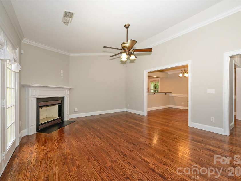 6060 Acadian Woods Drive, Charlotte, NC 28227.  MLS# CAR4385264, YatesRealty ID 38740. 