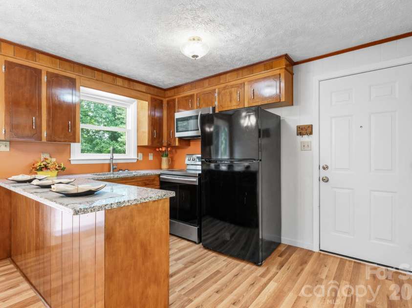 2428 Cedar Valley Drive, Conover, NC 28613.  MLS# CAR4402625, YatesRealty ID 38741. 