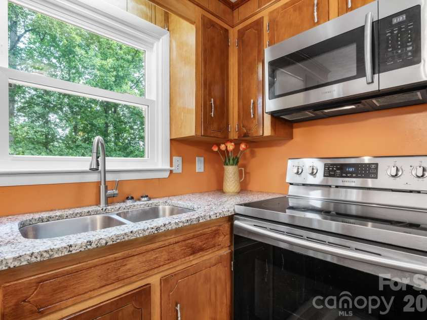 2428 Cedar Valley Drive, Conover, NC 28613.  MLS# CAR4402625, YatesRealty ID 38741. 
