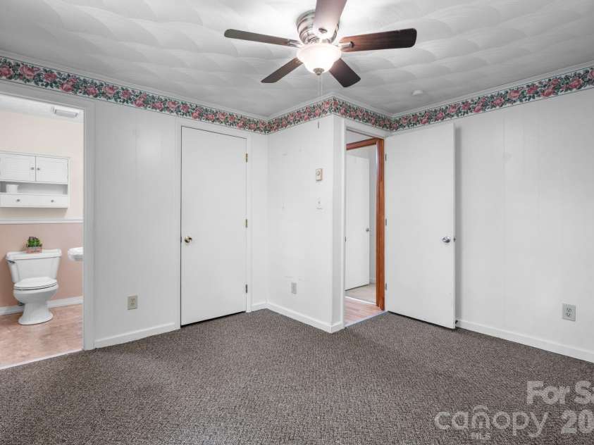 2428 Cedar Valley Drive, Conover, NC 28613.  MLS# CAR4402625, YatesRealty ID 38741. 