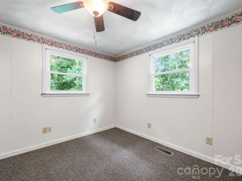 2428 Cedar Valley Drive, Conover, NC 28613.  MLS# CAR4402625, YatesRealty ID 38741. 
