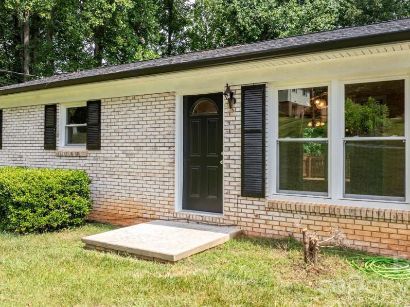 2428 Cedar Valley Drive, Conover, NC 28613.  MLS# CAR4402625, YatesRealty ID 38741. 