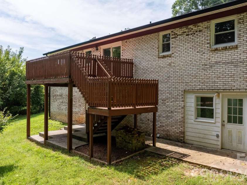 2428 Cedar Valley Drive, Conover, NC 28613.  MLS# CAR4402625, YatesRealty ID 38741. 