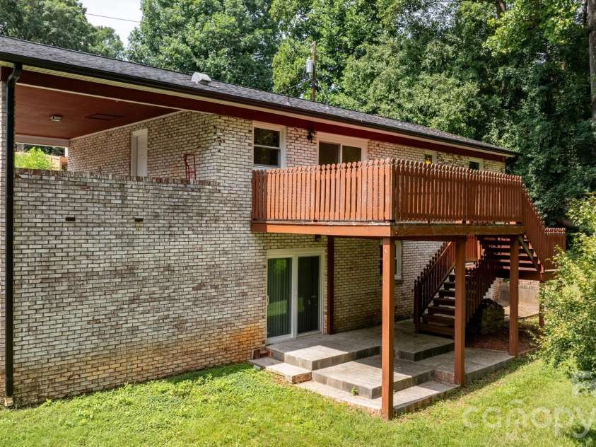 2428 Cedar Valley Drive, Conover, NC 28613.  MLS# CAR4402625, YatesRealty ID 38741. 