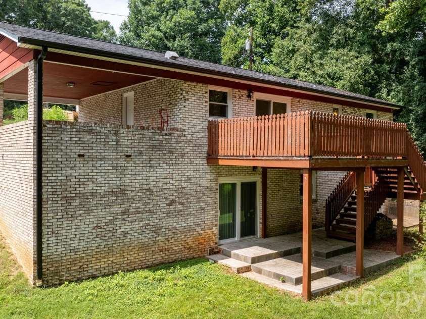 2428 Cedar Valley Drive, Conover, NC 28613.  MLS# CAR4402625, YatesRealty ID 38741. 