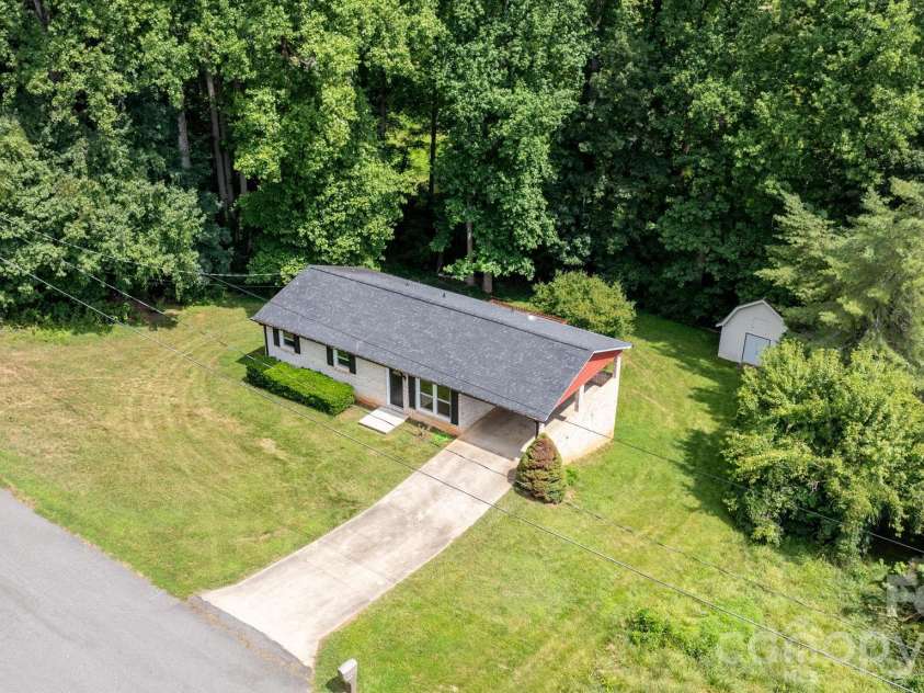 2428 Cedar Valley Drive, Conover, NC 28613.  MLS# CAR4402625, YatesRealty ID 38741. 