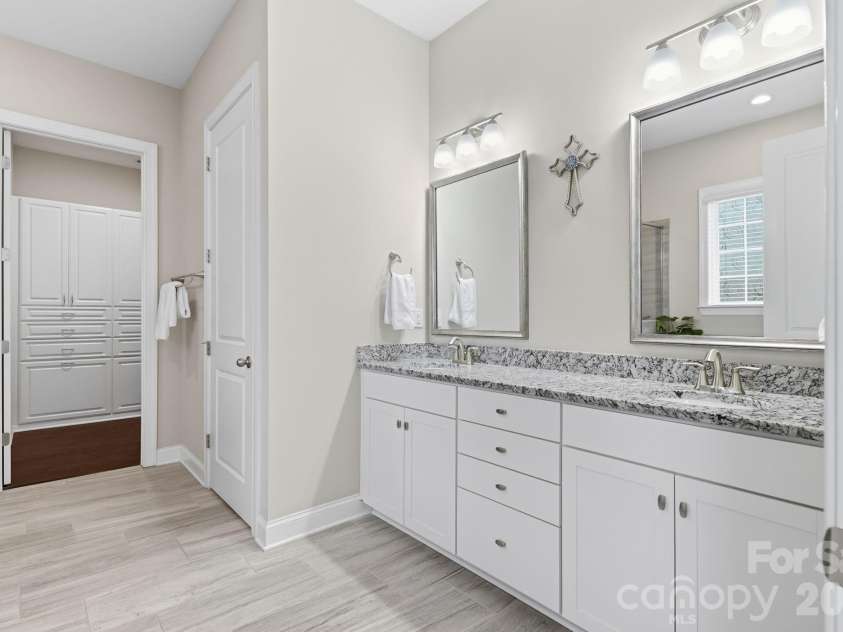 2498 Creekview Drive, Waxhaw, NC 28173.  MLS# CAR4403049, YatesRealty ID 38743. 