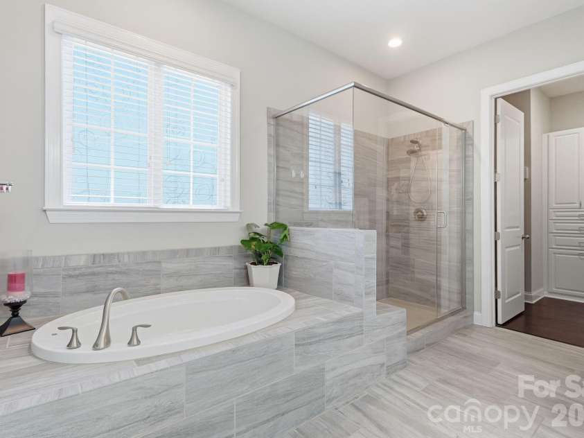 2498 Creekview Drive, Waxhaw, NC 28173.  MLS# CAR4403049, YatesRealty ID 38743. 