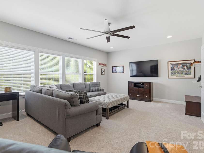2498 Creekview Drive, Waxhaw, NC 28173.  MLS# CAR4403049, YatesRealty ID 38743. 