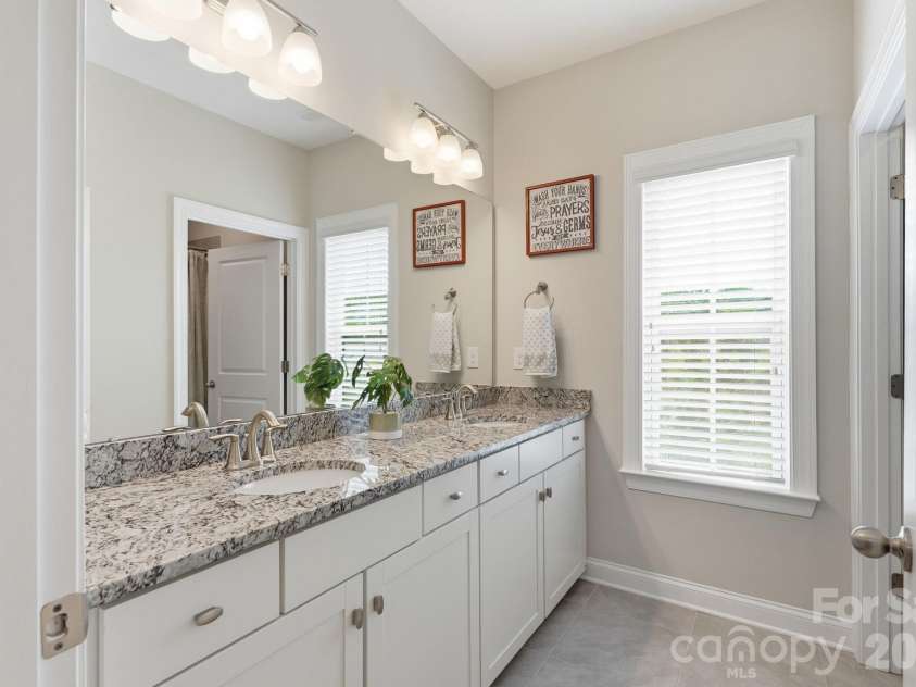 2498 Creekview Drive, Waxhaw, NC 28173.  MLS# CAR4403049, YatesRealty ID 38743. 