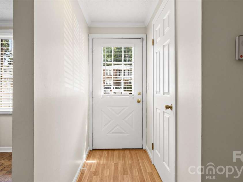 1231 Scaleybark Road, Charlotte, NC 28209.  MLS# CAR4398177, YatesRealty ID 38744. 