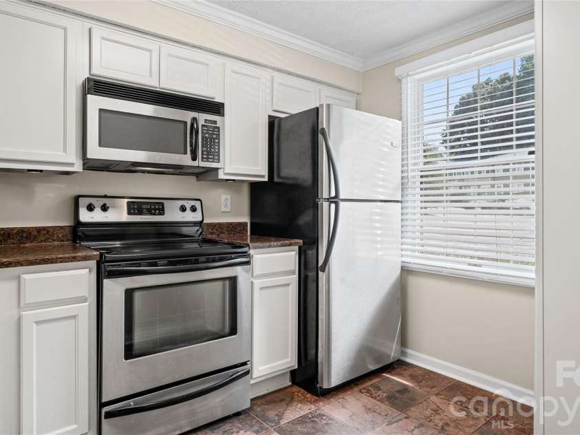 1231 Scaleybark Road, Charlotte, NC 28209.  MLS# CAR4398177, YatesRealty ID 38744. 
