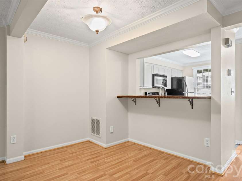 1231 Scaleybark Road, Charlotte, NC 28209.  MLS# CAR4398177, YatesRealty ID 38744. 