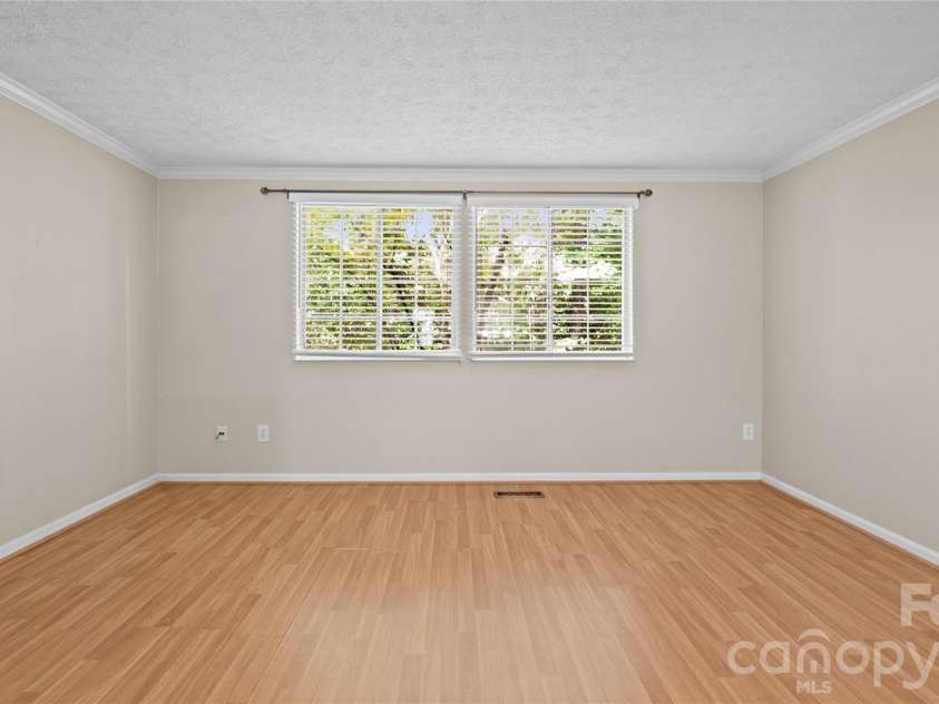 1231 Scaleybark Road, Charlotte, NC 28209.  MLS# CAR4398177, YatesRealty ID 38744. 