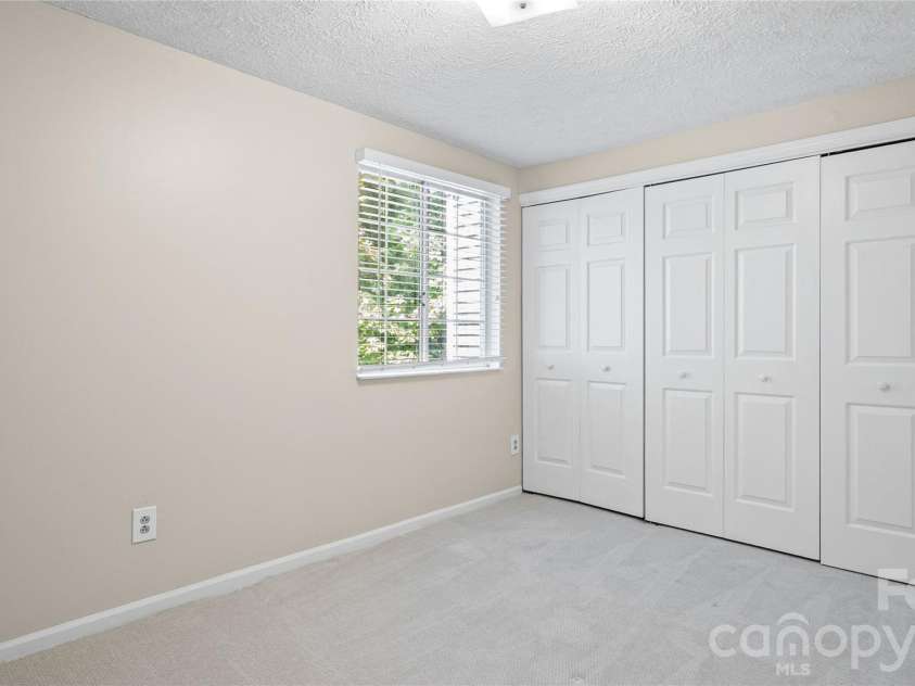 1231 Scaleybark Road, Charlotte, NC 28209.  MLS# CAR4398177, YatesRealty ID 38744. 