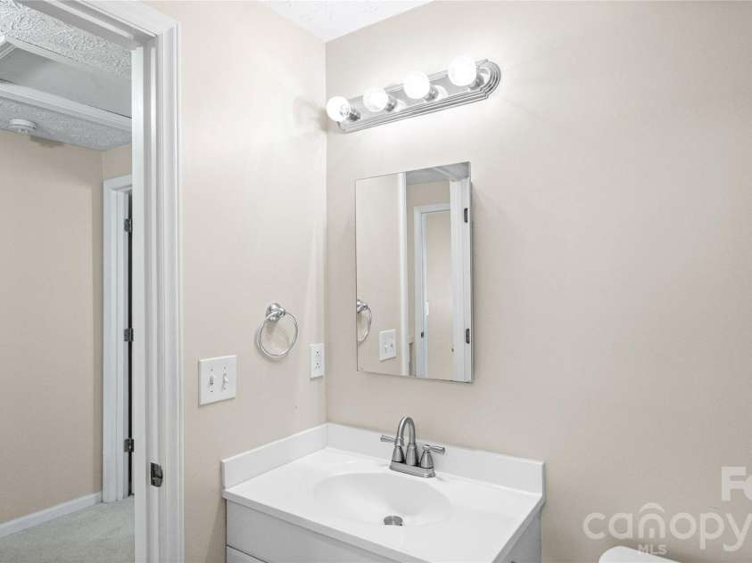1231 Scaleybark Road, Charlotte, NC 28209.  MLS# CAR4398177, YatesRealty ID 38744. 