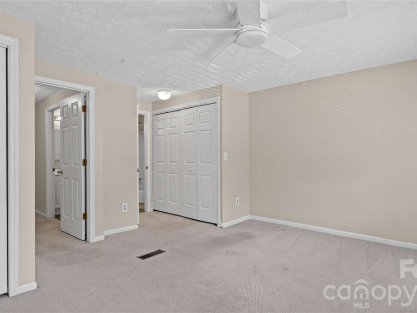 1231 Scaleybark Road, Charlotte, NC 28209.  MLS# CAR4398177, YatesRealty ID 38744. 