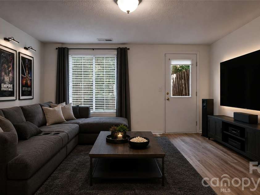 1231 Scaleybark Road, Charlotte, NC 28209.  MLS# CAR4398177, YatesRealty ID 38744. 
