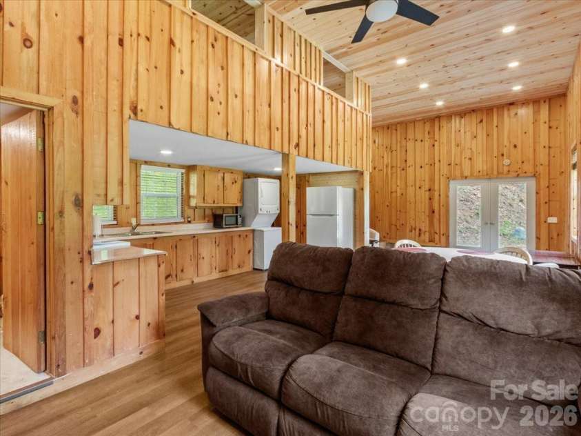 323 McCurrey Road, Burnsville, NC 28714.  MLS# CAR4400496, YatesRealty ID 38746. 