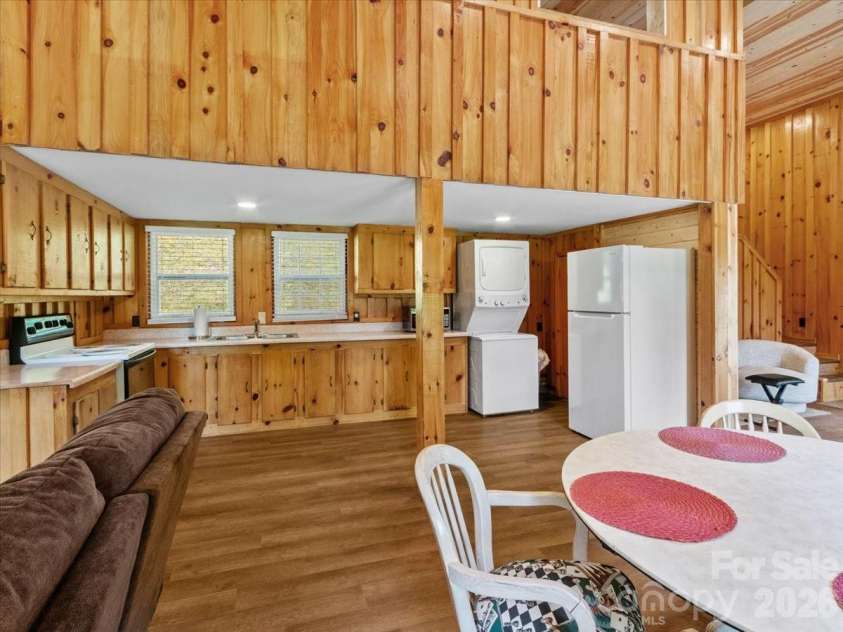 323 McCurrey Road, Burnsville, NC 28714.  MLS# CAR4400496, YatesRealty ID 38746. 