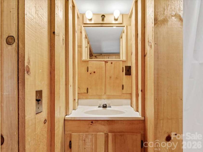 323 McCurrey Road, Burnsville, NC 28714.  MLS# CAR4400496, YatesRealty ID 38746. 