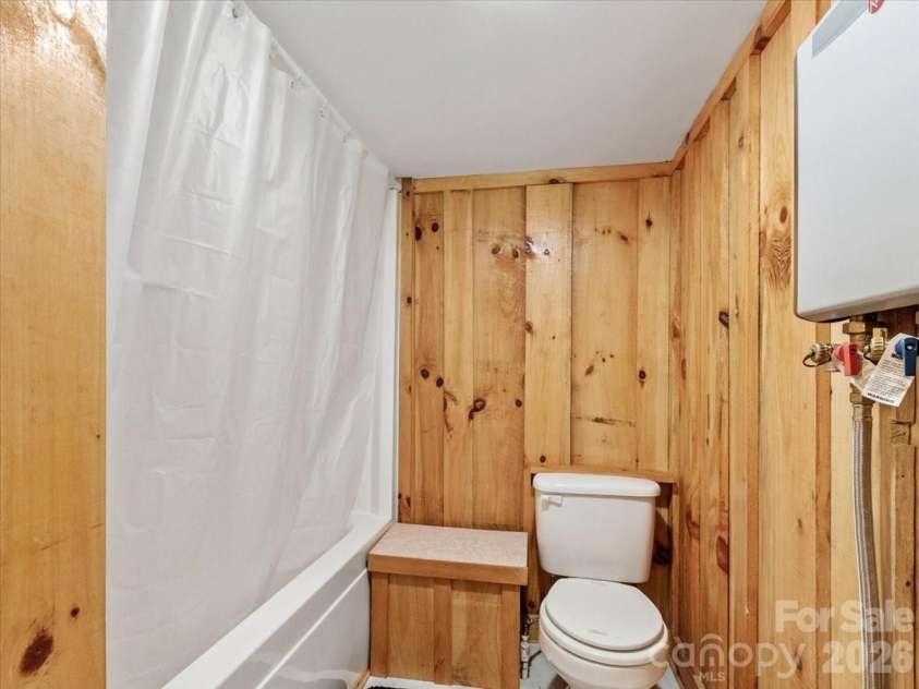 323 McCurrey Road, Burnsville, NC 28714.  MLS# CAR4400496, YatesRealty ID 38746. 