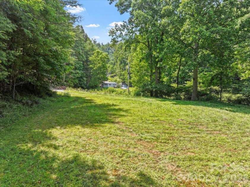 323 McCurrey Road, Burnsville, NC 28714.  MLS# CAR4400496, YatesRealty ID 38746. 