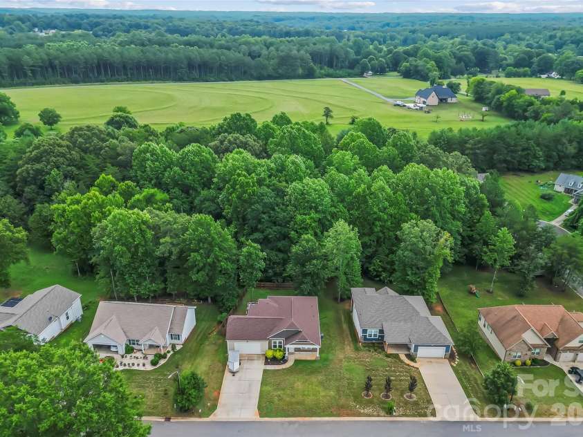 1640 Farmington Hills Drive, Conover, NC 28613.  MLS# CAR4399890, YatesRealty ID 38748. 