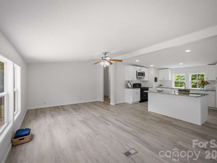 2688 Kite Drive, Lenoir, NC 28645.  MLS# CAR4402263, YatesRealty ID 38749. 