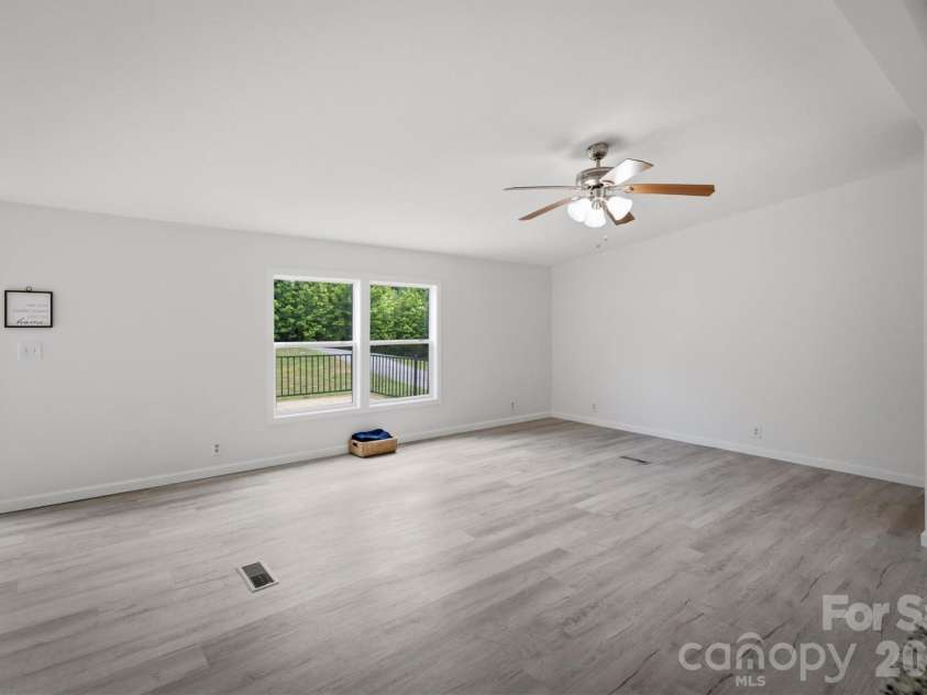 2688 Kite Drive, Lenoir, NC 28645.  MLS# CAR4402263, YatesRealty ID 38749. 