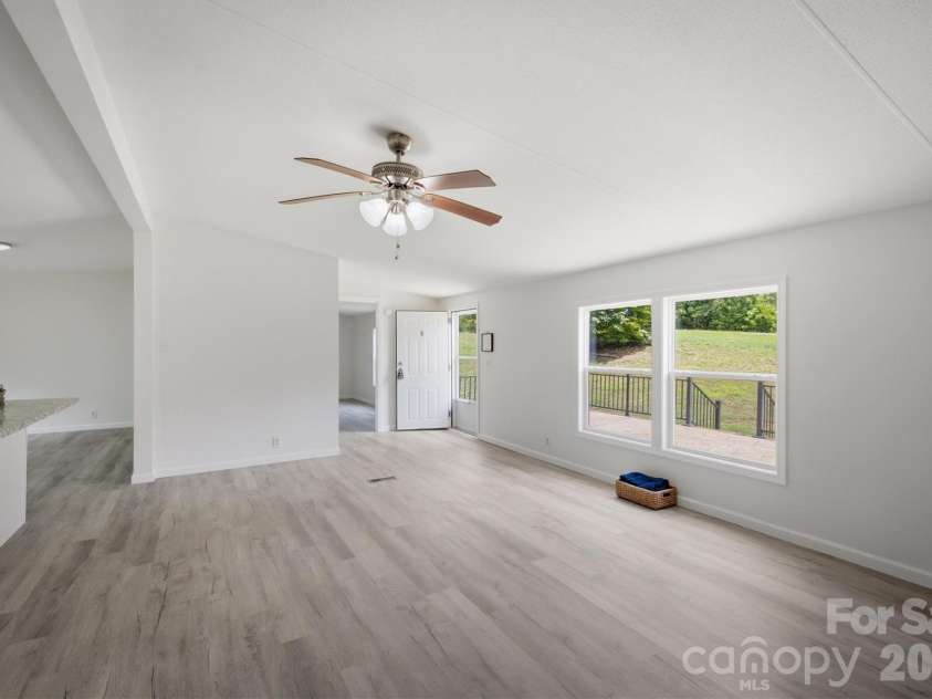 2688 Kite Drive, Lenoir, NC 28645.  MLS# CAR4402263, YatesRealty ID 38749. 