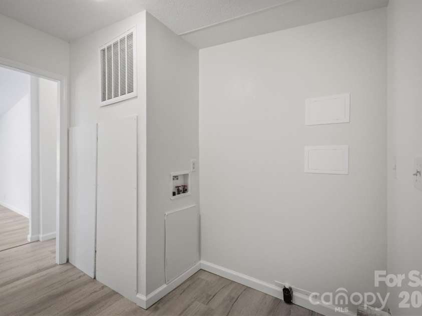 2688 Kite Drive, Lenoir, NC 28645.  MLS# CAR4402263, YatesRealty ID 38749. Laundry