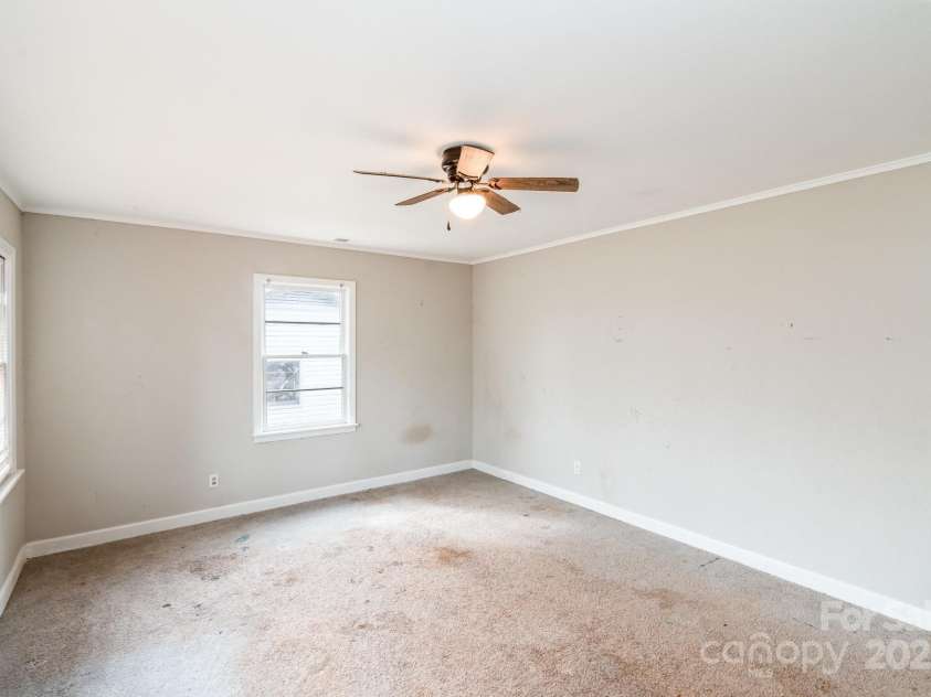 2209 Dale Avenue, Lincolnton, NC 28092.  MLS# CAR4197387, YatesRealty ID 3875. 