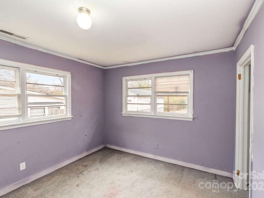 2209 Dale Avenue, Lincolnton, NC 28092.  MLS# CAR4197387, YatesRealty ID 3875. 