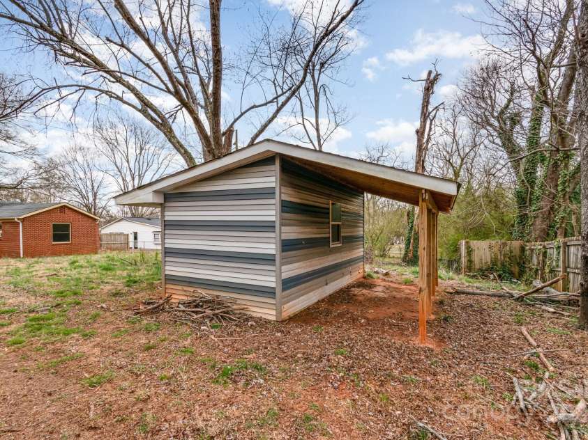 2209 Dale Avenue, Lincolnton, NC 28092.  MLS# CAR4197387, YatesRealty ID 3875. 