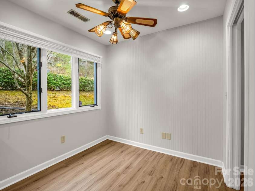 303 Golfside Drive, Flat Rock, NC 28731.  MLS# CAR4352629, YatesRealty ID 3875. Breakfast Room