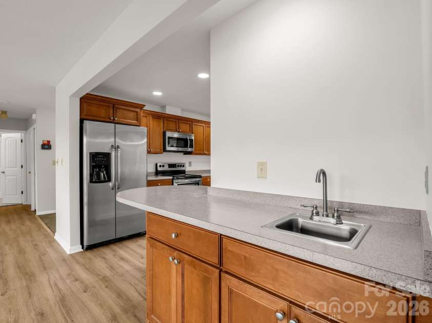303 Golfside Drive, Flat Rock, NC 28731.  MLS# CAR4352629, YatesRealty ID 3875. Wet Bar