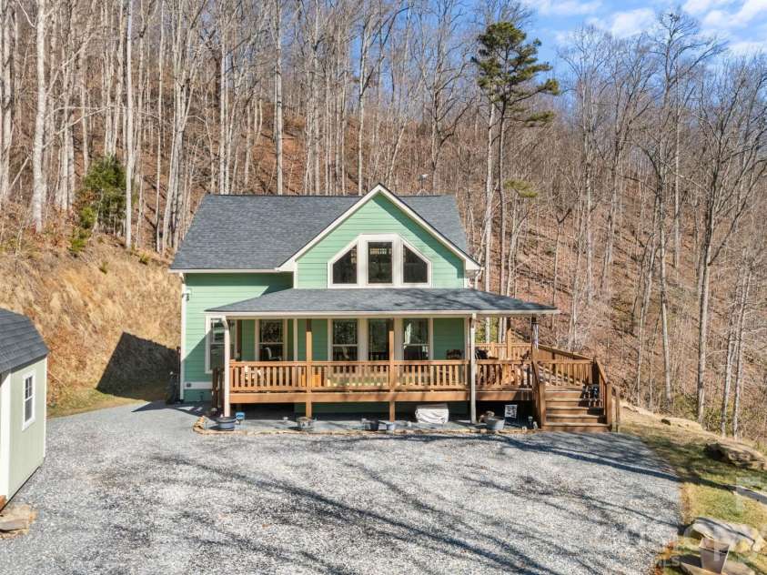 410 Moonlight Trail, Bryson City, NC 28713.  MLS# CAR4341559, YatesRealty ID 3875. 