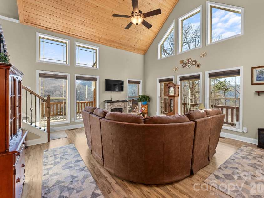 410 Moonlight Trail, Bryson City, NC 28713.  MLS# CAR4341559, YatesRealty ID 3875. 