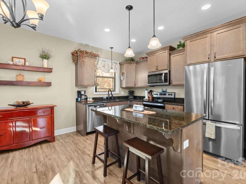 410 Moonlight Trail, Bryson City, NC 28713.  MLS# CAR4341559, YatesRealty ID 3875. 