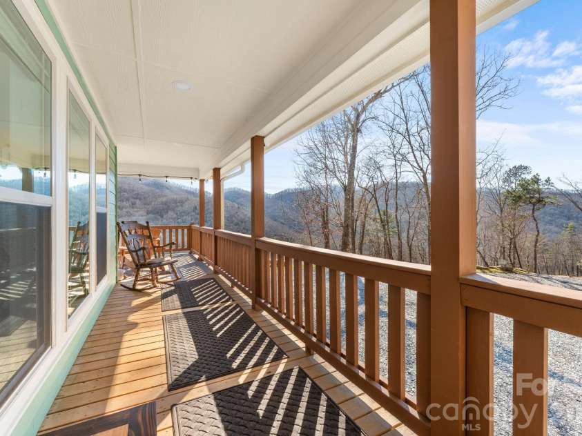 410 Moonlight Trail, Bryson City, NC 28713.  MLS# CAR4341559, YatesRealty ID 3875. 